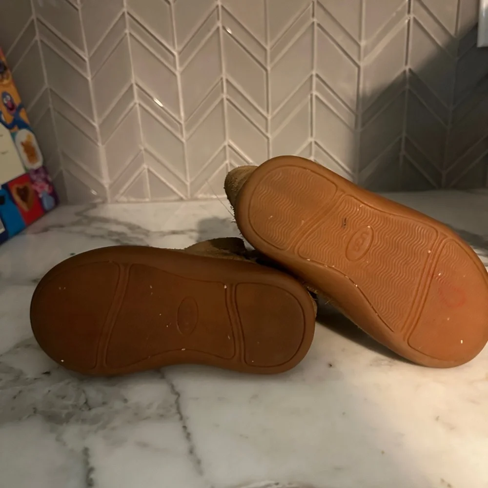 $18 ADD ON ugg boots toddler uggs 6c Zara Janie and Jack Baby Gap Old Navy‎